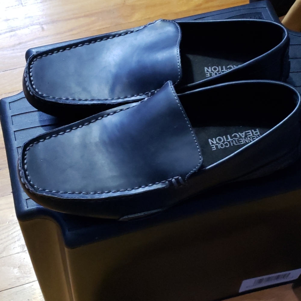 Shoes - Picture 3 of 4